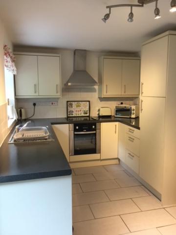 Ty Canol Villa Ystalyfera Buitenkant foto